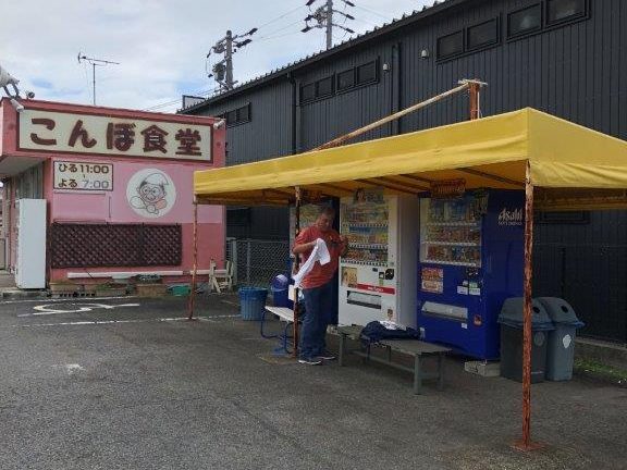 トラックショップジェット 岡崎店 ベンチ